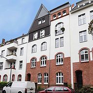 Sanierung und Reinigung einer historischen Fassade in Köln, Sonderburger Straße